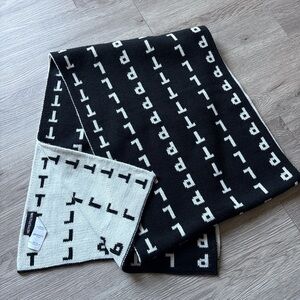 Black and White Knit Scarf